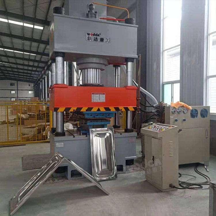 500噸巧克力不銹鋼水箱板拉伸液壓機(jī)客戶(hù)現(xiàn)場(chǎng)
